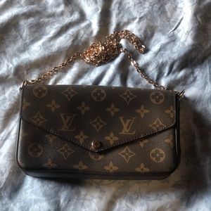 Purse w/ chain strap